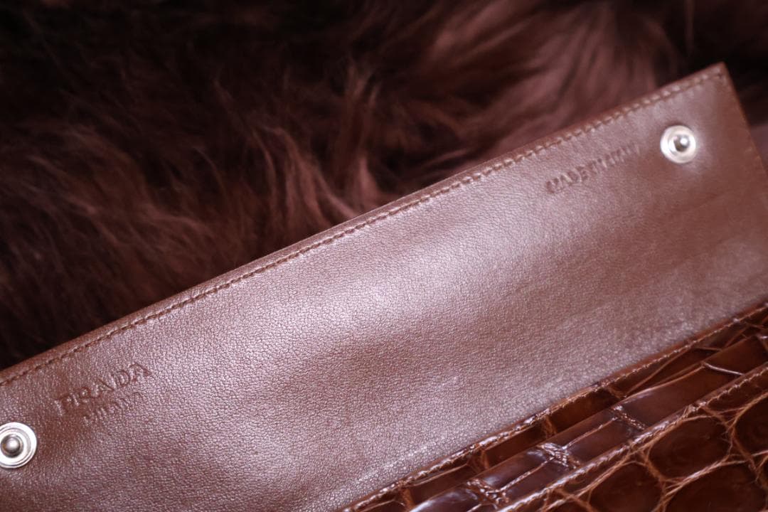 新品プラダ PRADA 49万↑ ロゴ刻印 シャインクロコダイルレザー 長財布