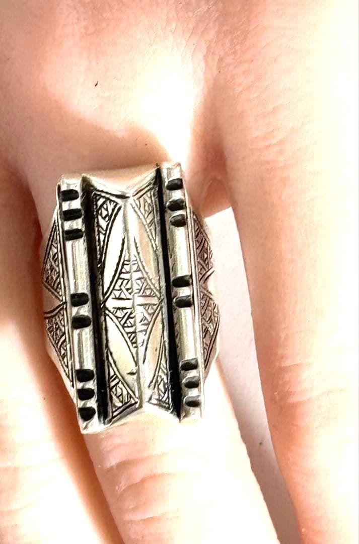 トゥアレグ族　ハンドメイド　シルバーリング　　(１)