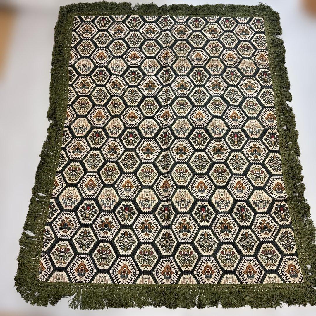 ヴィンテージ　絨毯　レトロ　ラグ　カーペット