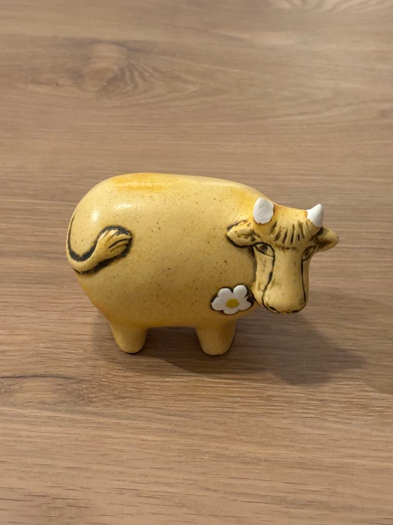 Lisa Larson 牛の置物　リサラーソン　お花のうしさん