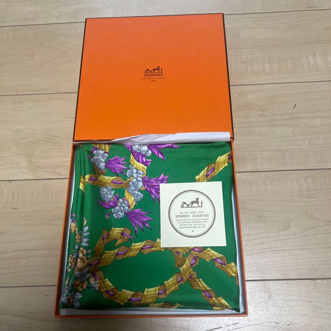 HERMES 緑色 花柄 Le SARE du PRINTEMPS スカーフ