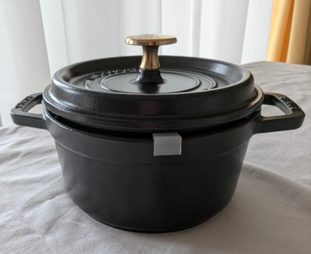 ストウブ staub ピコココット ラウンド 16cm ブラック