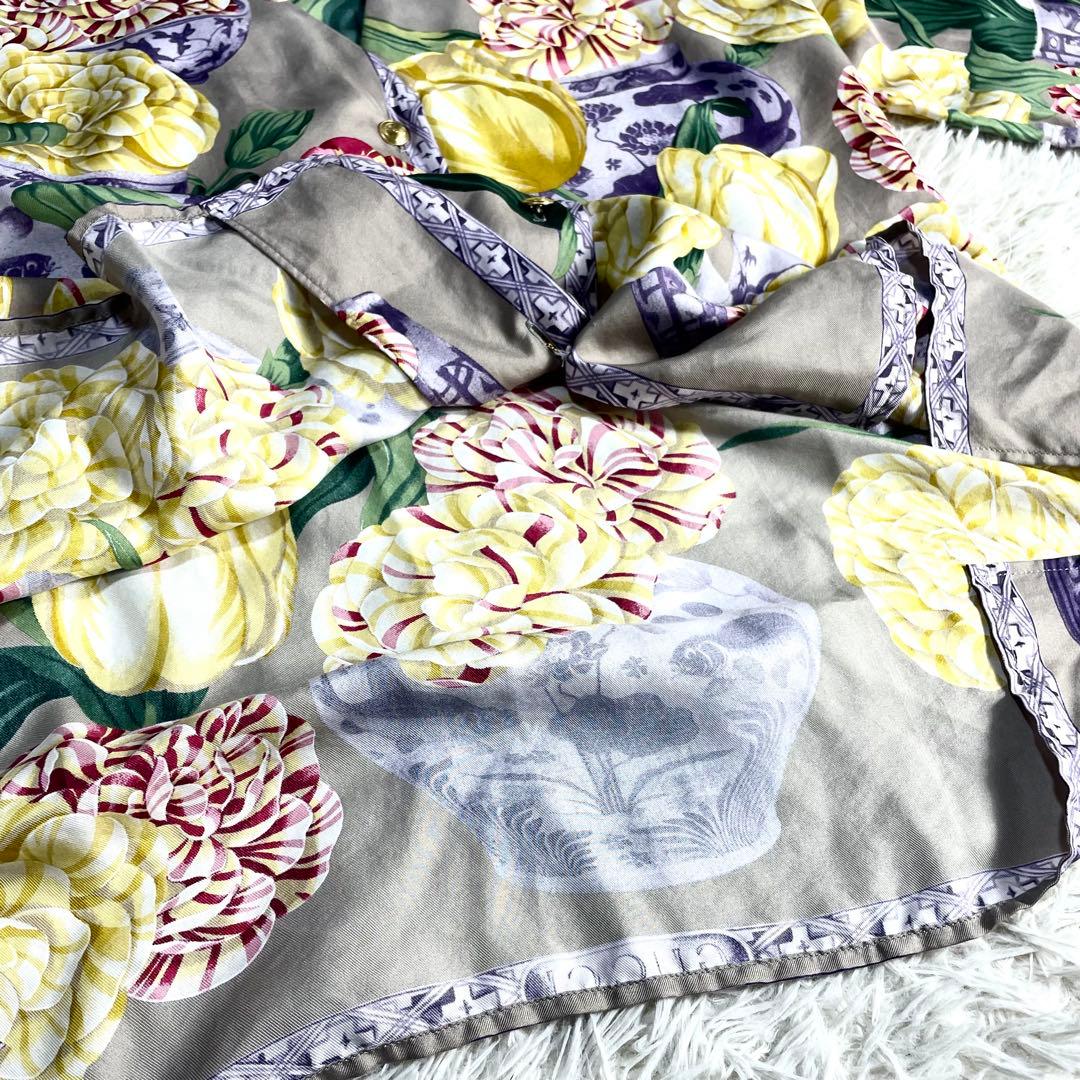 グッチ　GUCCI トムフォード期　ブラウス　花柄　金ボタン　シルク