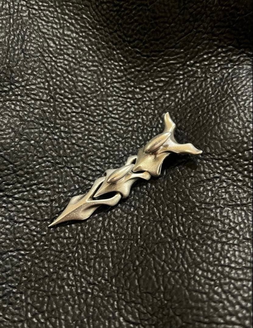 Bloody Mary スシュムナーペンダントトップラージ