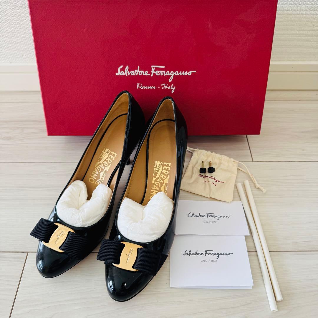 Ferragamo パンプス フェラガモ CARLA 7CM ヴァラ リボン