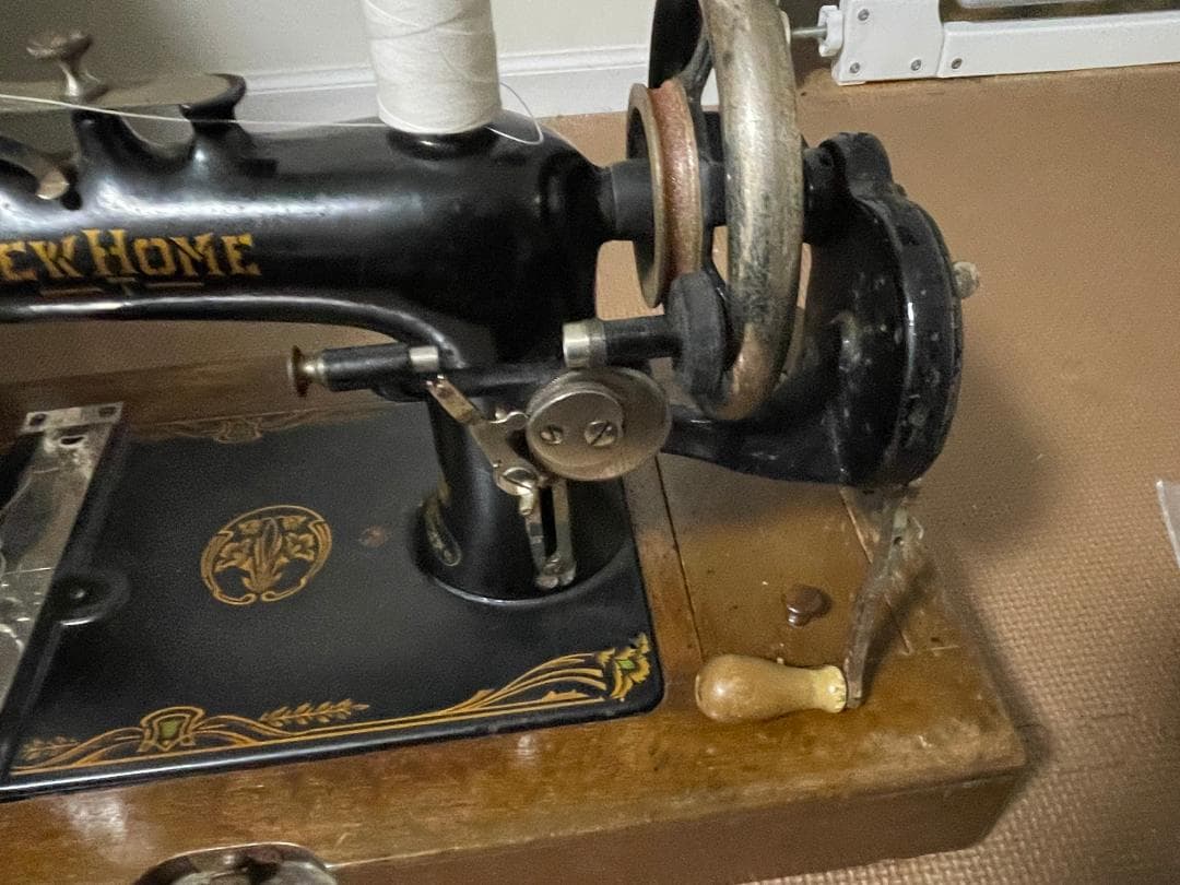 NEW SEWING MACHINE　古い手回しミシン　アンティーク