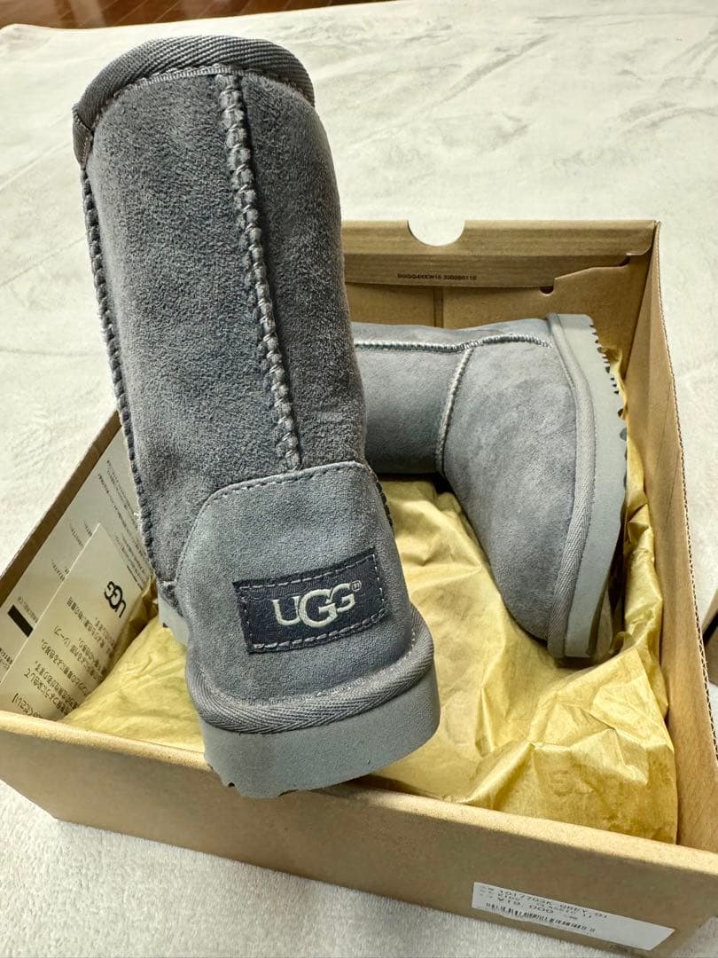 ブーツ・ブーティ UGG
