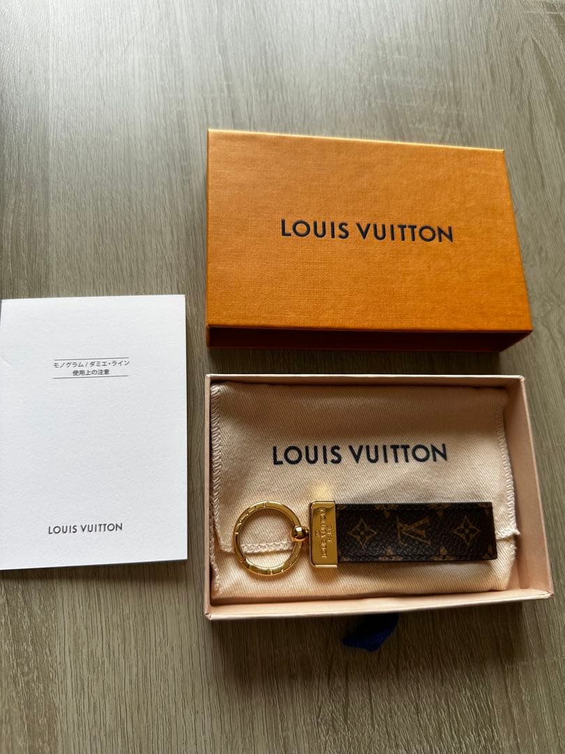 LOUIS VUITTON キーホルダー　キーリング