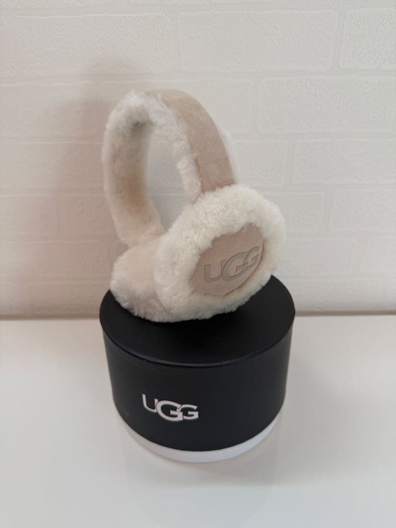 【新品未使用】UGG アグ ベージュファーイヤーマフ 耳あて