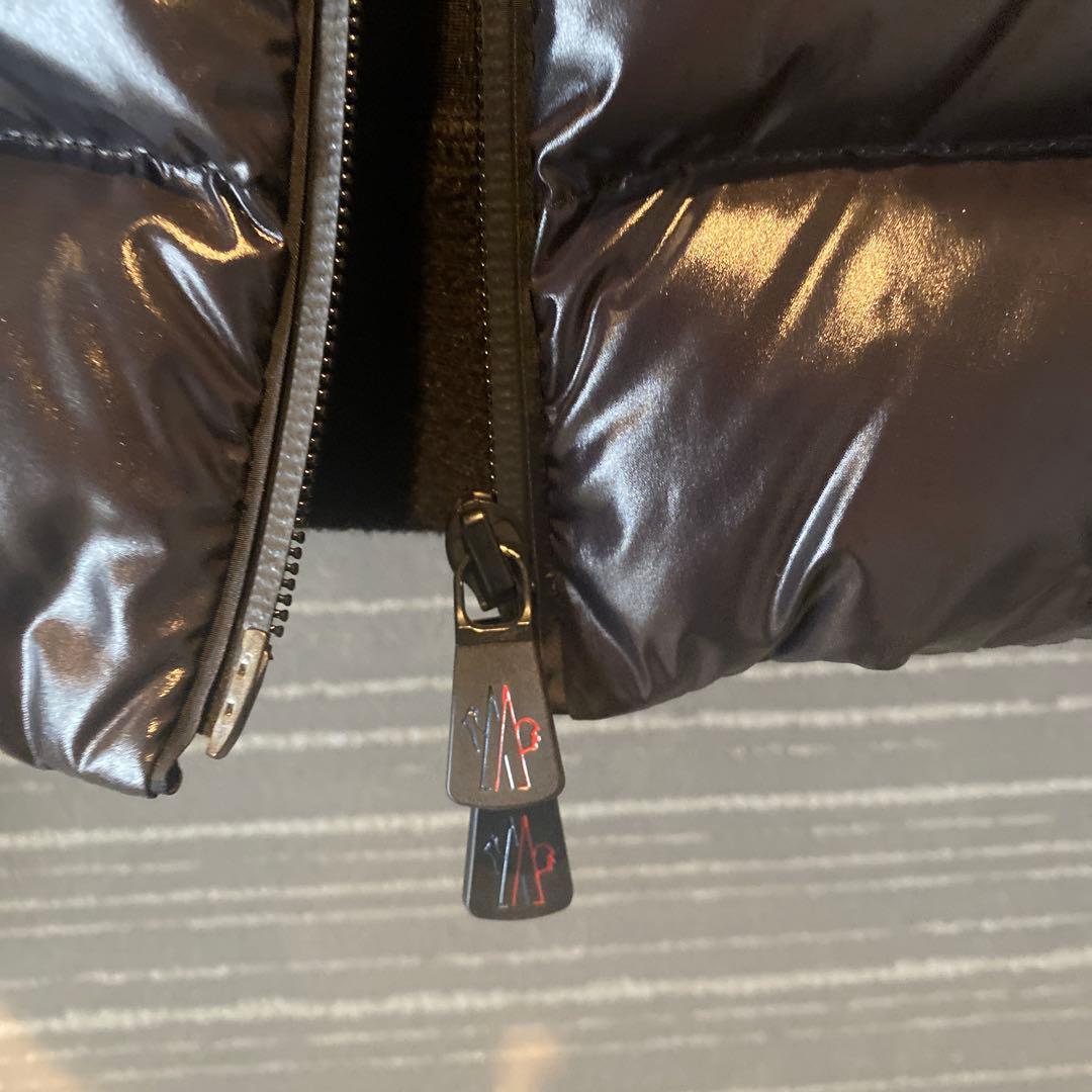 美品！！モンクレールダウンジャケット