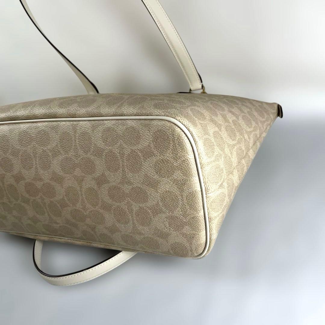 coach ⭐️ コーチ 新品タグ付き トートバッグ シグネチャー CW381
