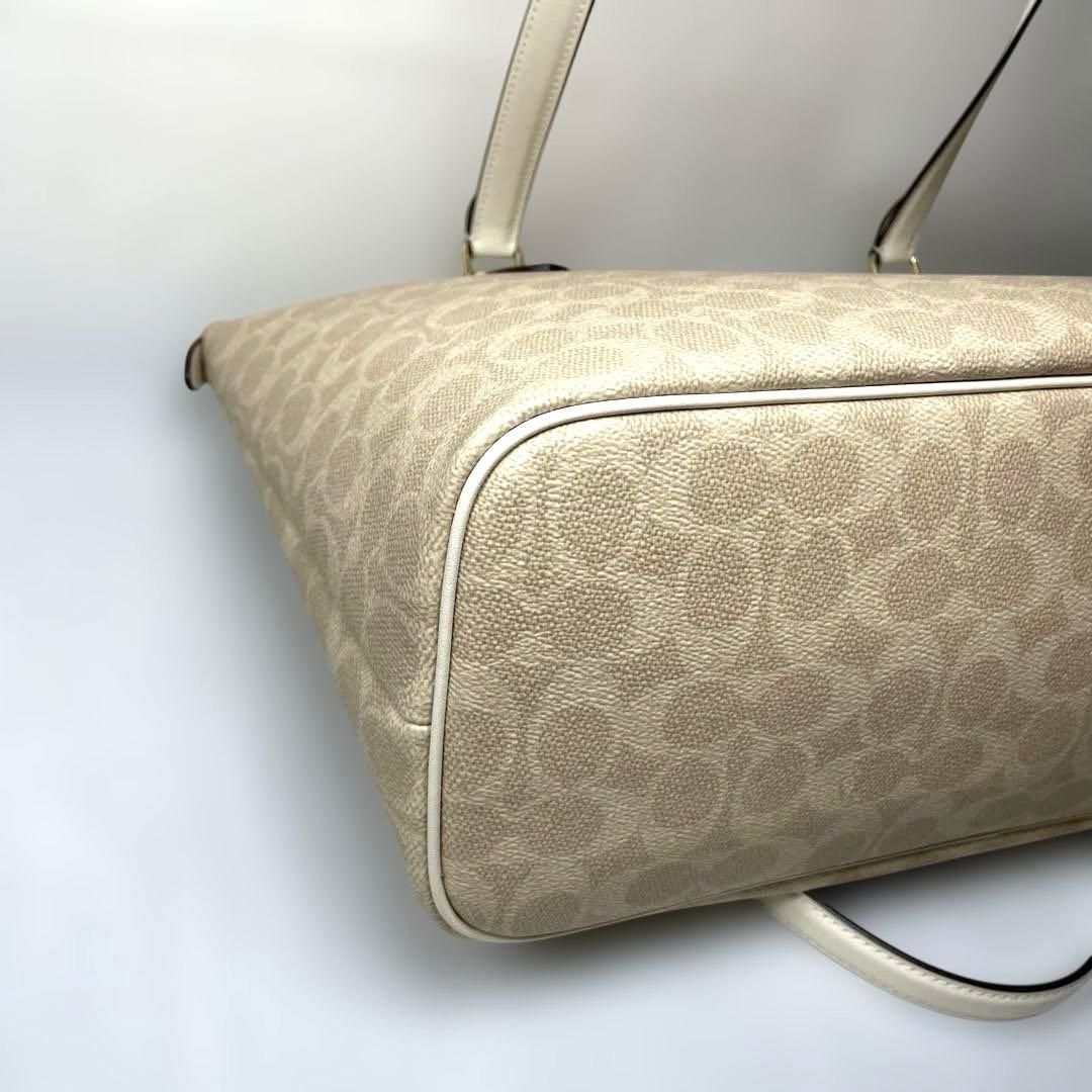 coach ⭐️ コーチ 新品タグ付き トートバッグ シグネチャー CW381