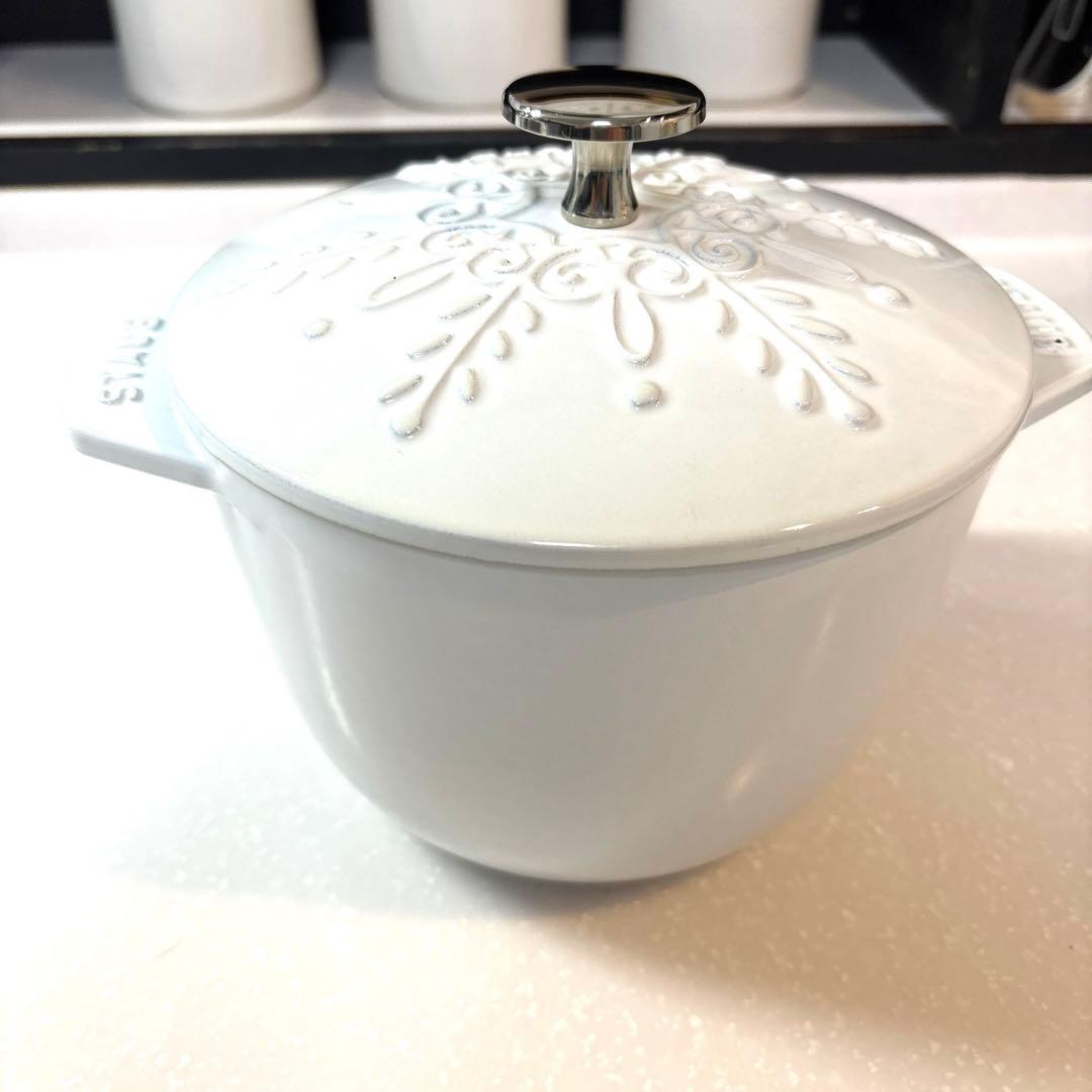 ストウブ　ココハン　スノーフレーク　Mサイズ