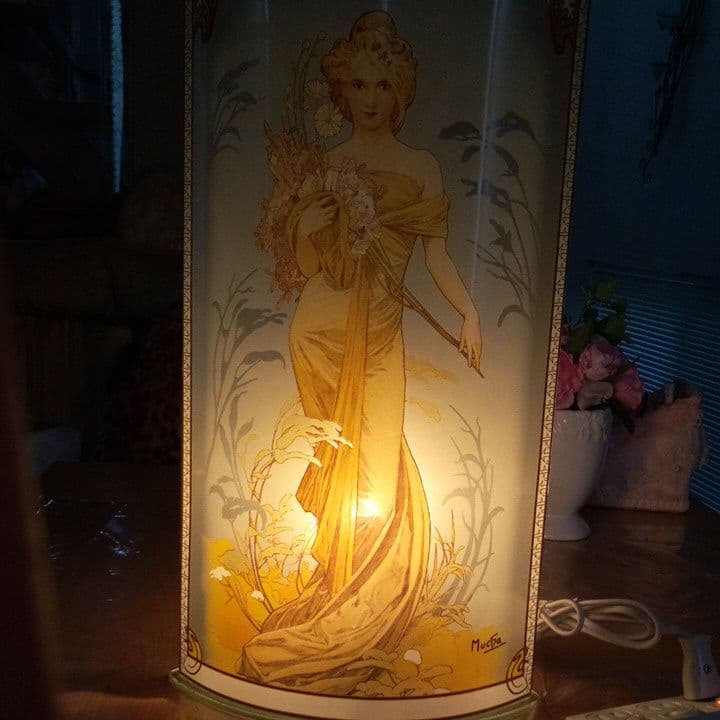 ミュシャ　Mucha　ガラススタンドライト