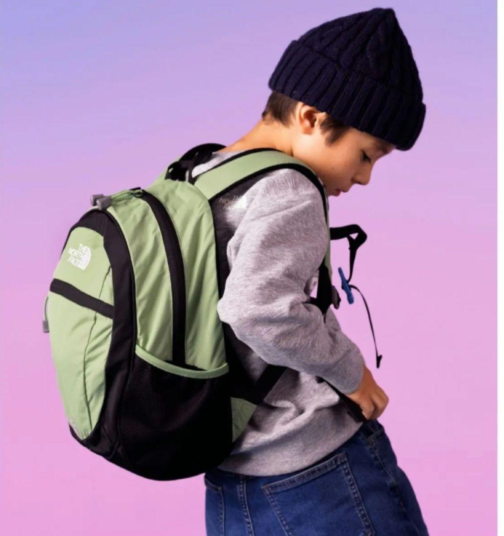 15 L ノースフェイス　キッズ リュック　スモールデイ　安全　ホイッスル