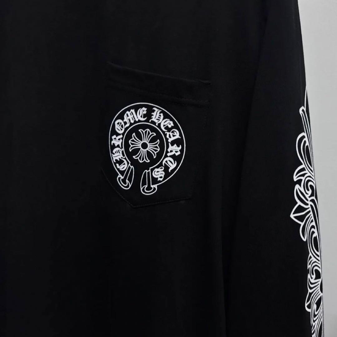 Chrome Hearts の十字架が刺繍されたブラック ロング Tシャツ