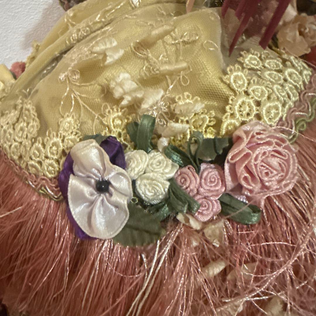 猫の豪華な衣装の人形