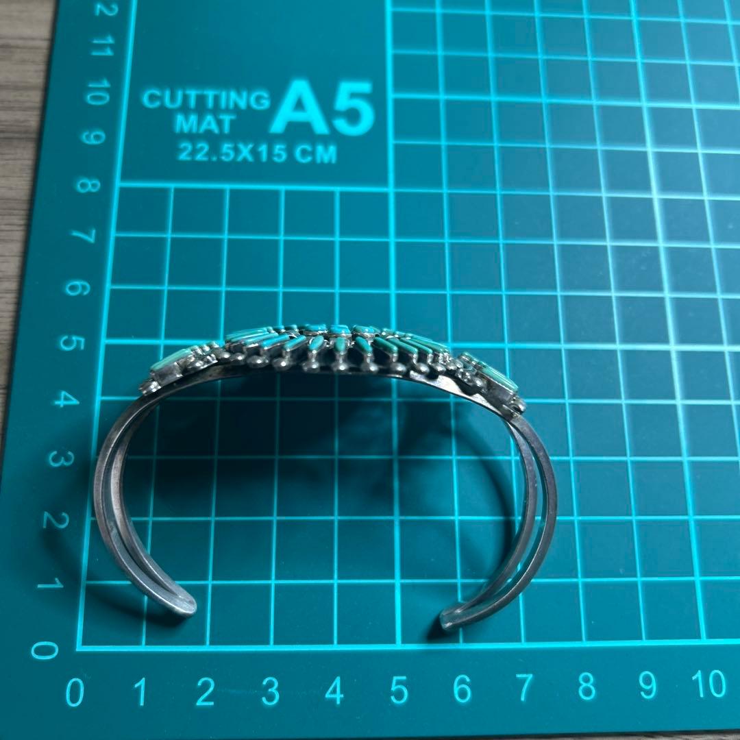 『ZUNI族』　ニードルポイント　ターコイズ　バングル　オールドポーン値下げ中