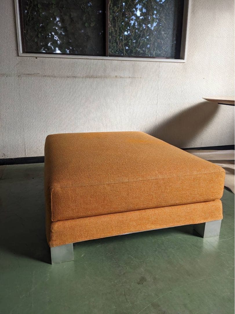 Meritalia orange ottoman オットマン　イタリア
