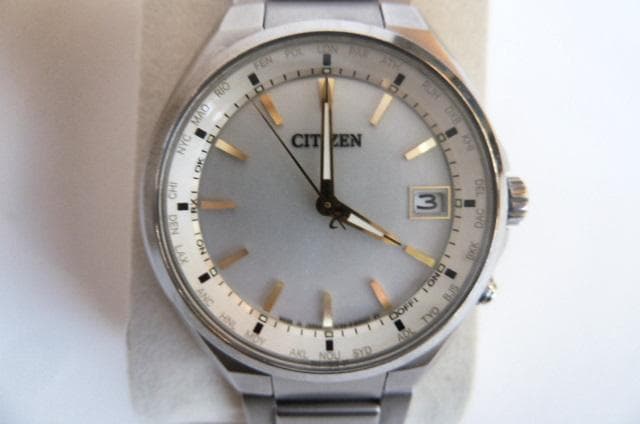 美品 CITIZEN アテッサ 電波ソーラー腕時計