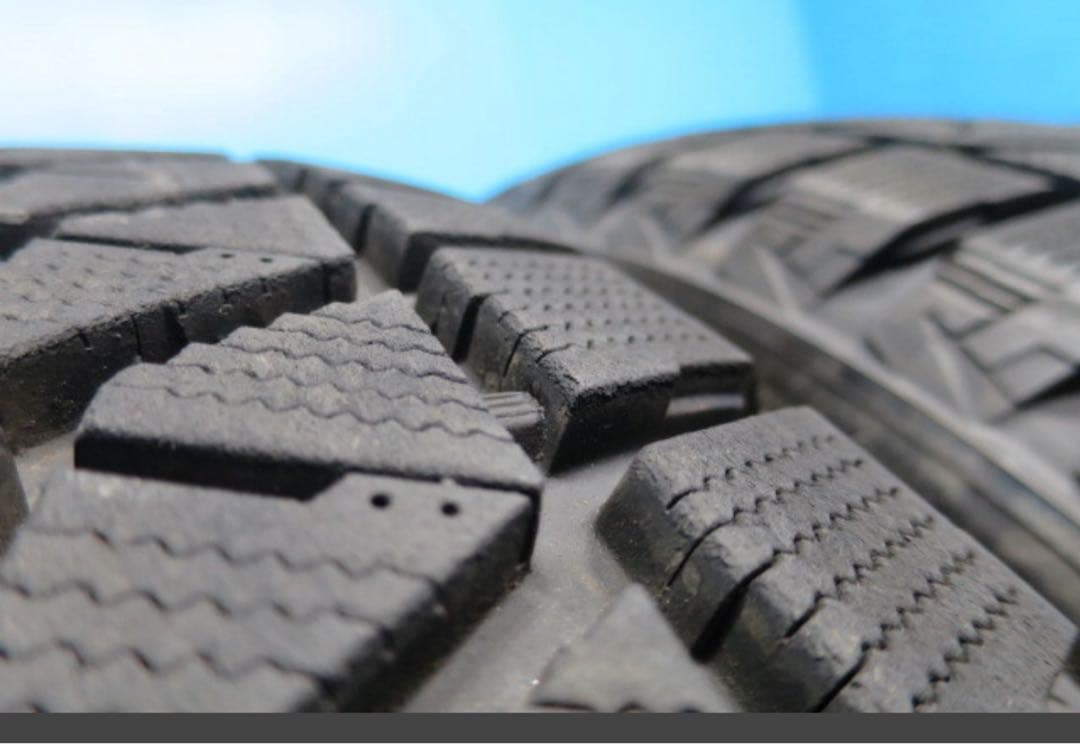 21年バリ山BLIZZAKDM-V2 255/55R19111Q4本スタッドレス