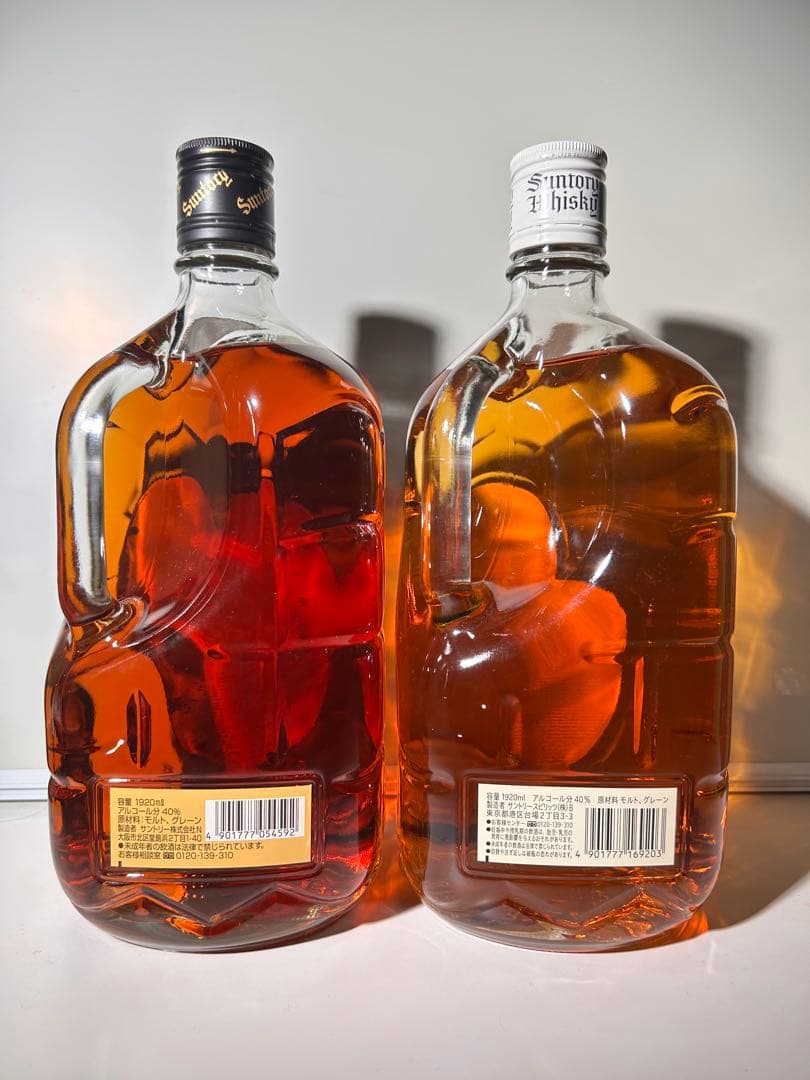 モ*ツ様 (サマーセール) サントリー黒角 味わい旨口+白角 淡麗辛口メガボトル