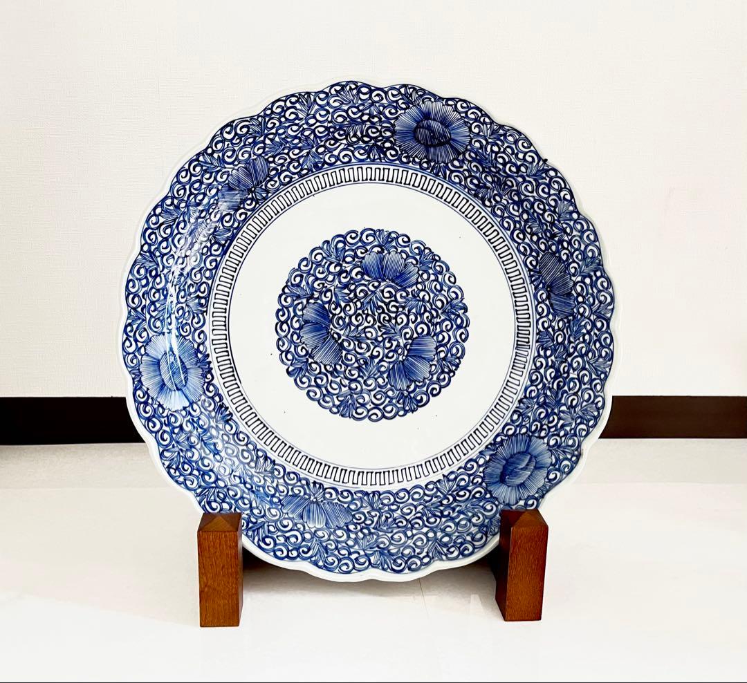古伊万里 線描輪花形 大皿 木製の台付き