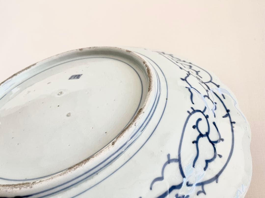 古伊万里 線描輪花形 大皿 木製の台付き