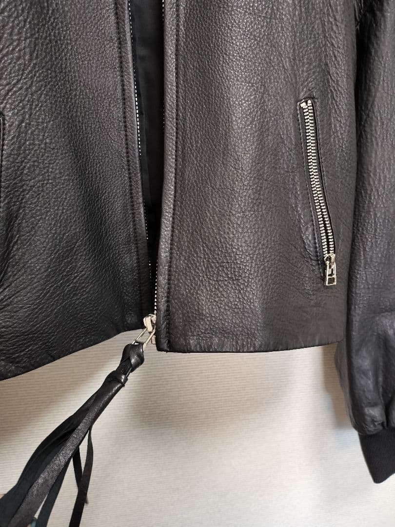 ミ*ミ様 VALENTINO☆バレンチノ　リアルレザージャケット　ブルゾン　黒