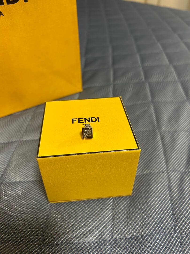 FENDI ピアス(片耳用) シルバー