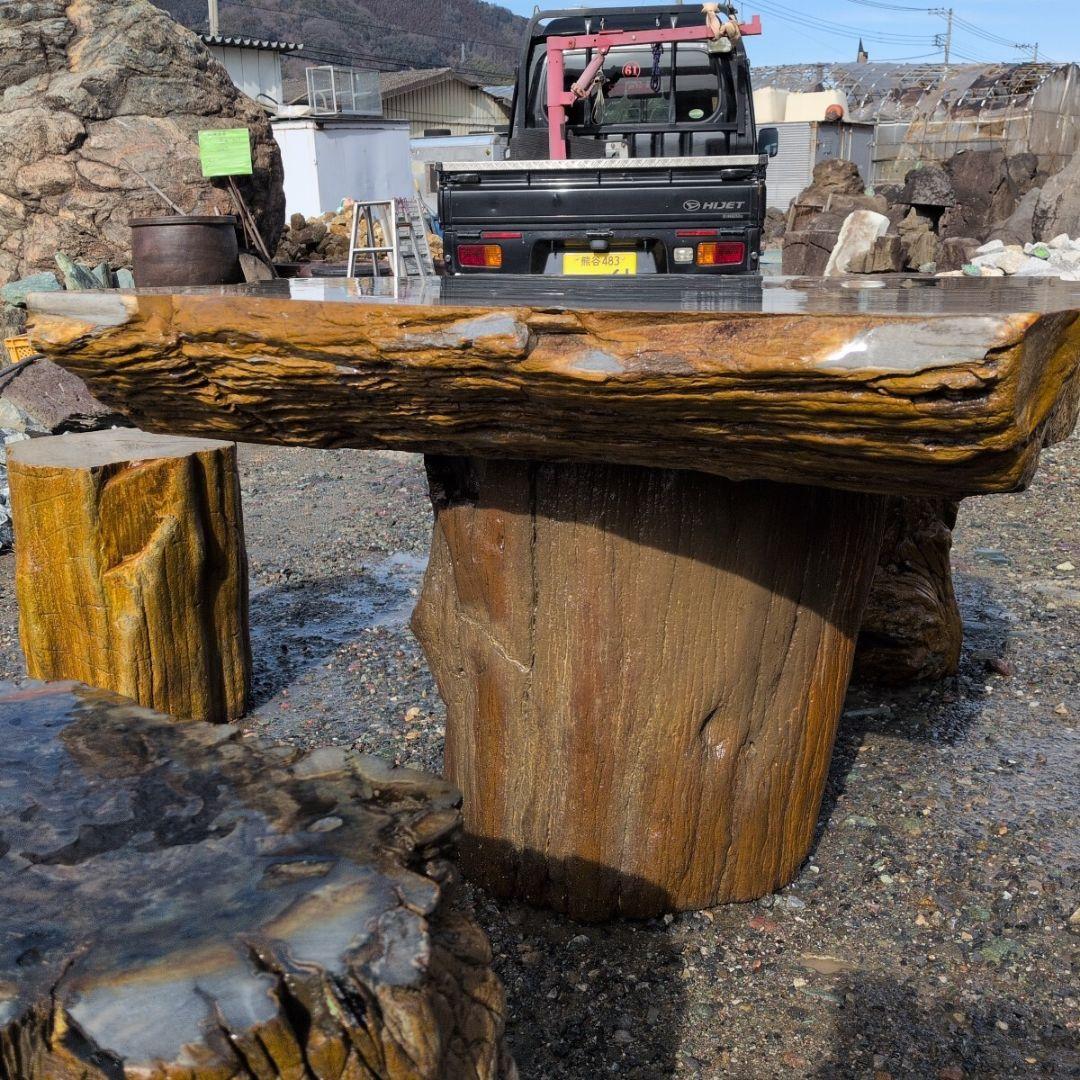 インドネシア産　珪化木　ガーデンテーブル　椅子4石　セット　木化石