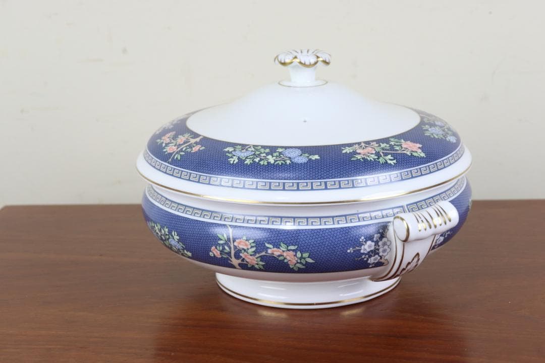 お値下げ　ウェッジウッド　ブルーサイアム　チュリーン　蓋付ボウル　イギリス 青