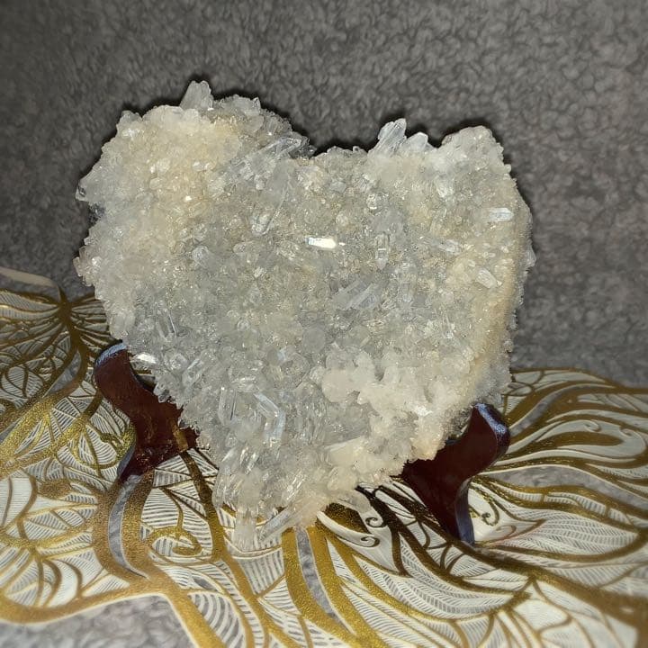 六角水晶　ハート型　クラスター