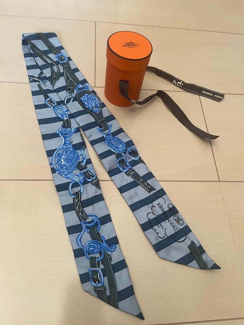 【ぶたこ】 HERMES エルメス　ツイリー