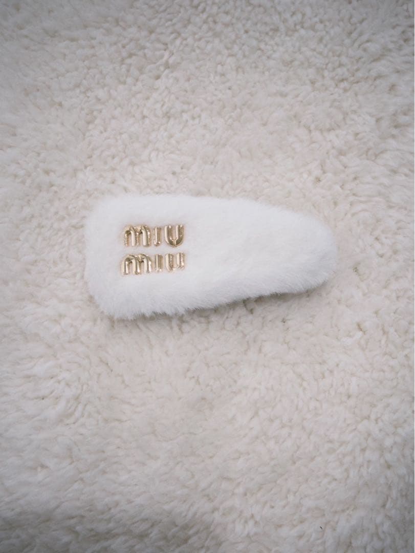 miu miu ホワイトとピンクファーセット