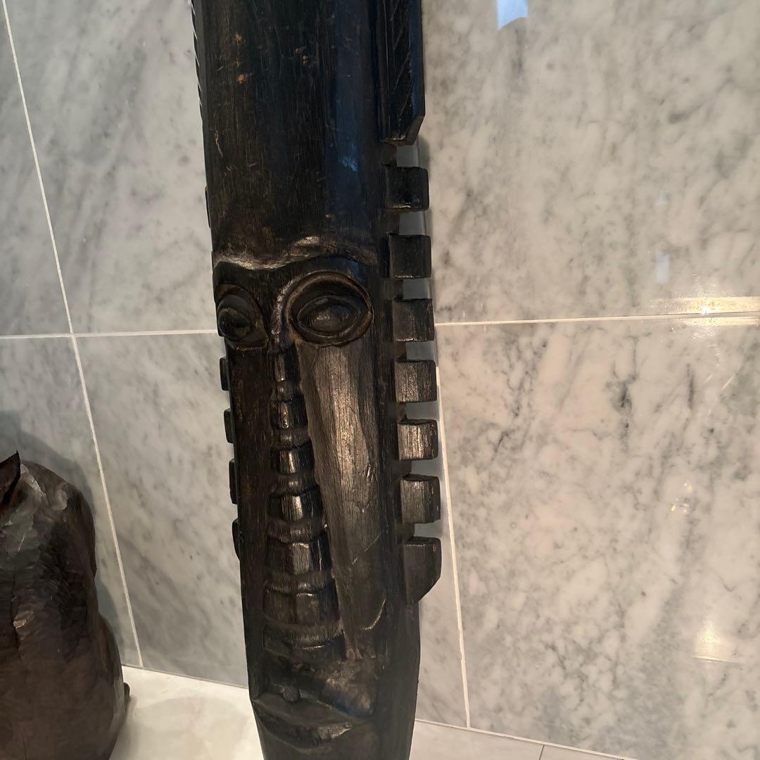 西アフリカ　大きな瞳や唇、装飾が施された鼻が芸術的で圧倒的な存在感の木彫り仮面