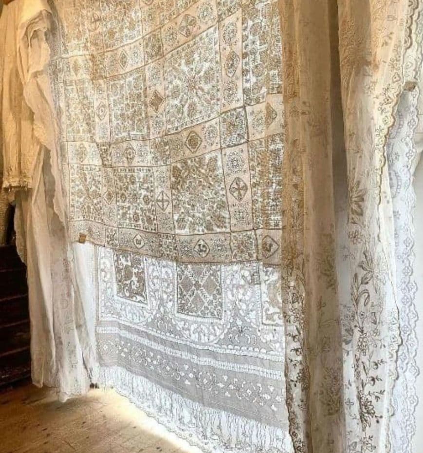 アンティーク　フランス製　ホワイトレース テーブルクロス