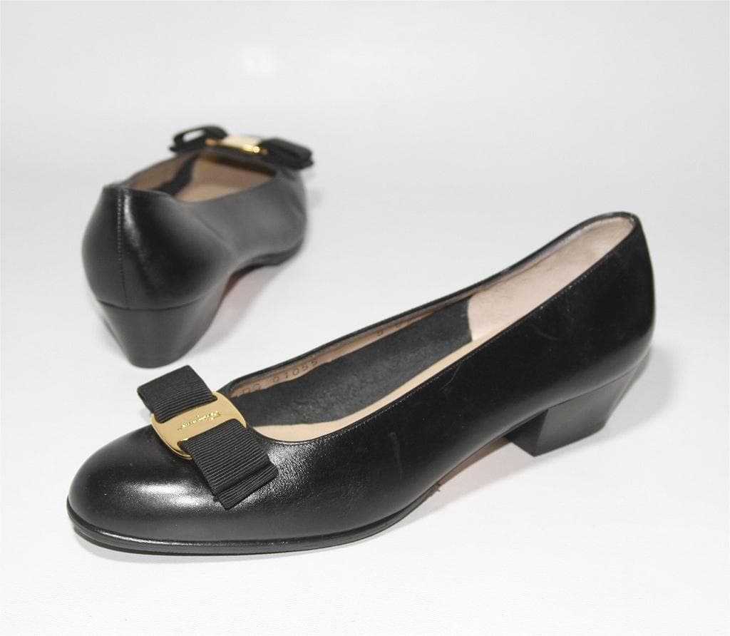 N*i様 Ferragamo ヴァラ リボン パンプス 黒 5C ヒール3.5c