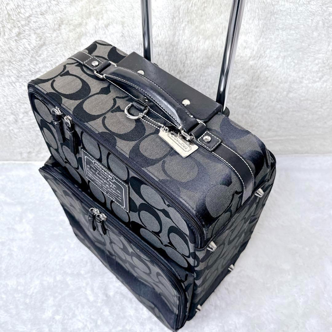 バッグ COACH Signature Carry On Luggage rare
