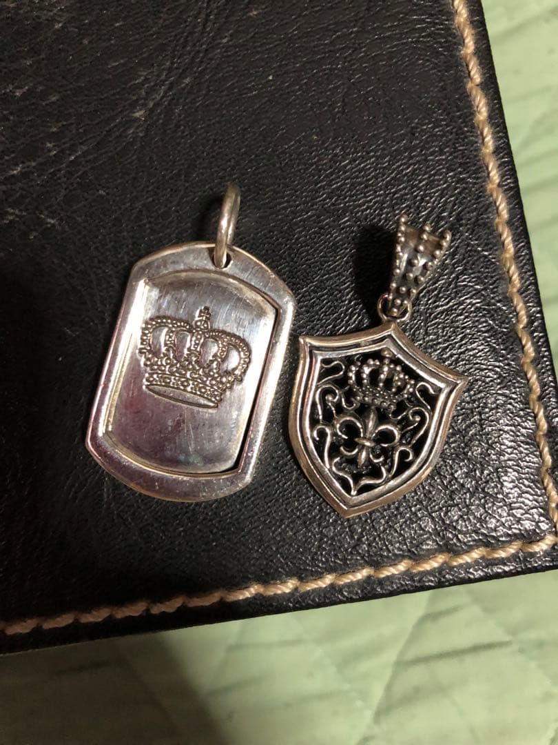 王冠 クラウン 盾 シールド ドッグタグ ペンダント トップ 925 2個セット