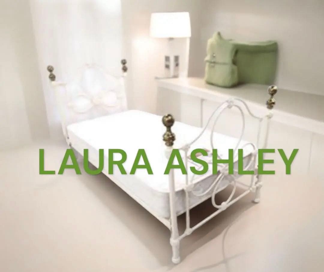 ◇美品　ローラアシュレイ　セミダブルベッドフレーム