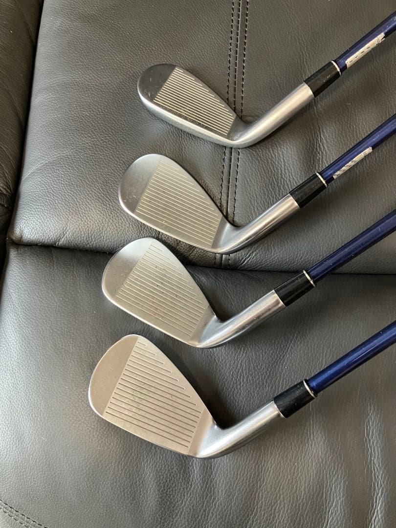 ダンロップ　スリクソンZX4アイアンNo.5〜9.P.A.S８本セット