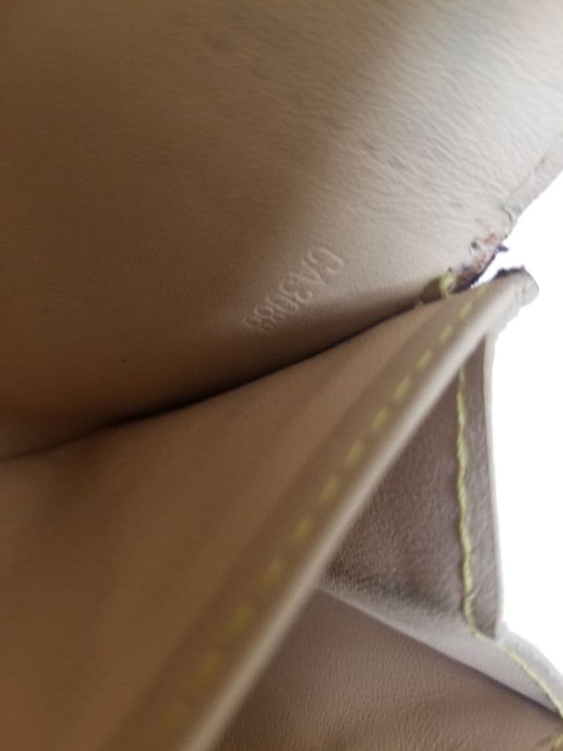 ルイヴィトン マルチカラー モノグラム 二つ折り財布 長財布 ホワイト系