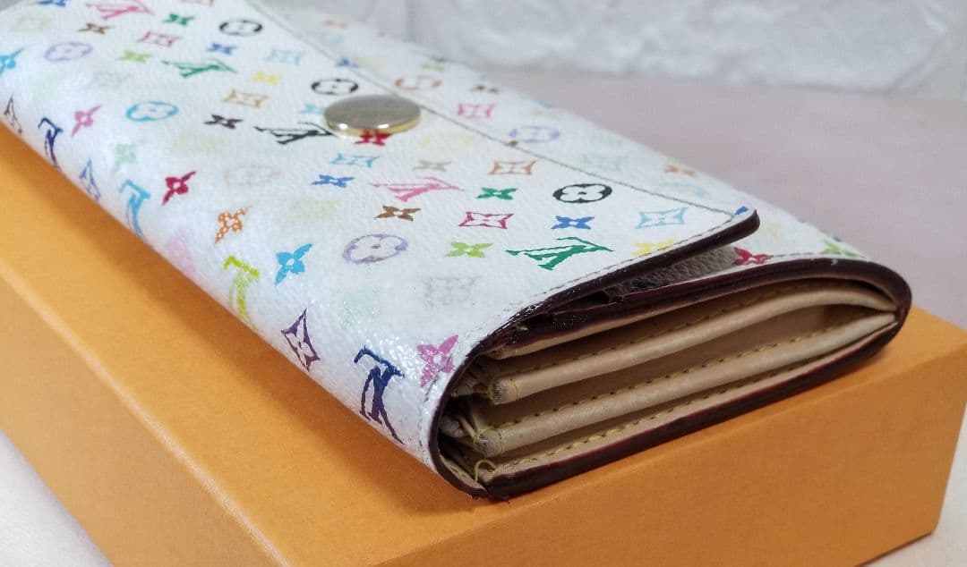 ルイヴィトン マルチカラー モノグラム 二つ折り財布 長財布 ホワイト系