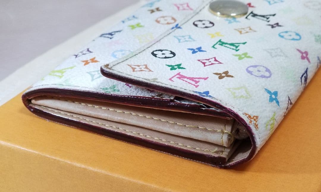 ルイヴィトン マルチカラー モノグラム 二つ折り財布 長財布 ホワイト系