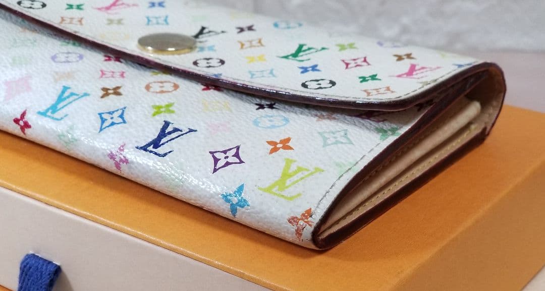 ルイヴィトン マルチカラー モノグラム 二つ折り財布 長財布 ホワイト系