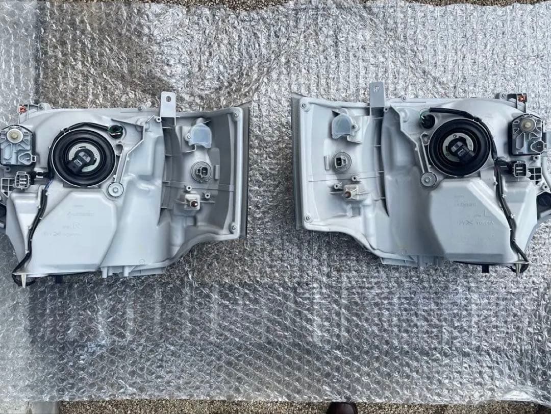 200系 ハイエース 7型 8型 純正 LED ヘッドライト コンピューター付