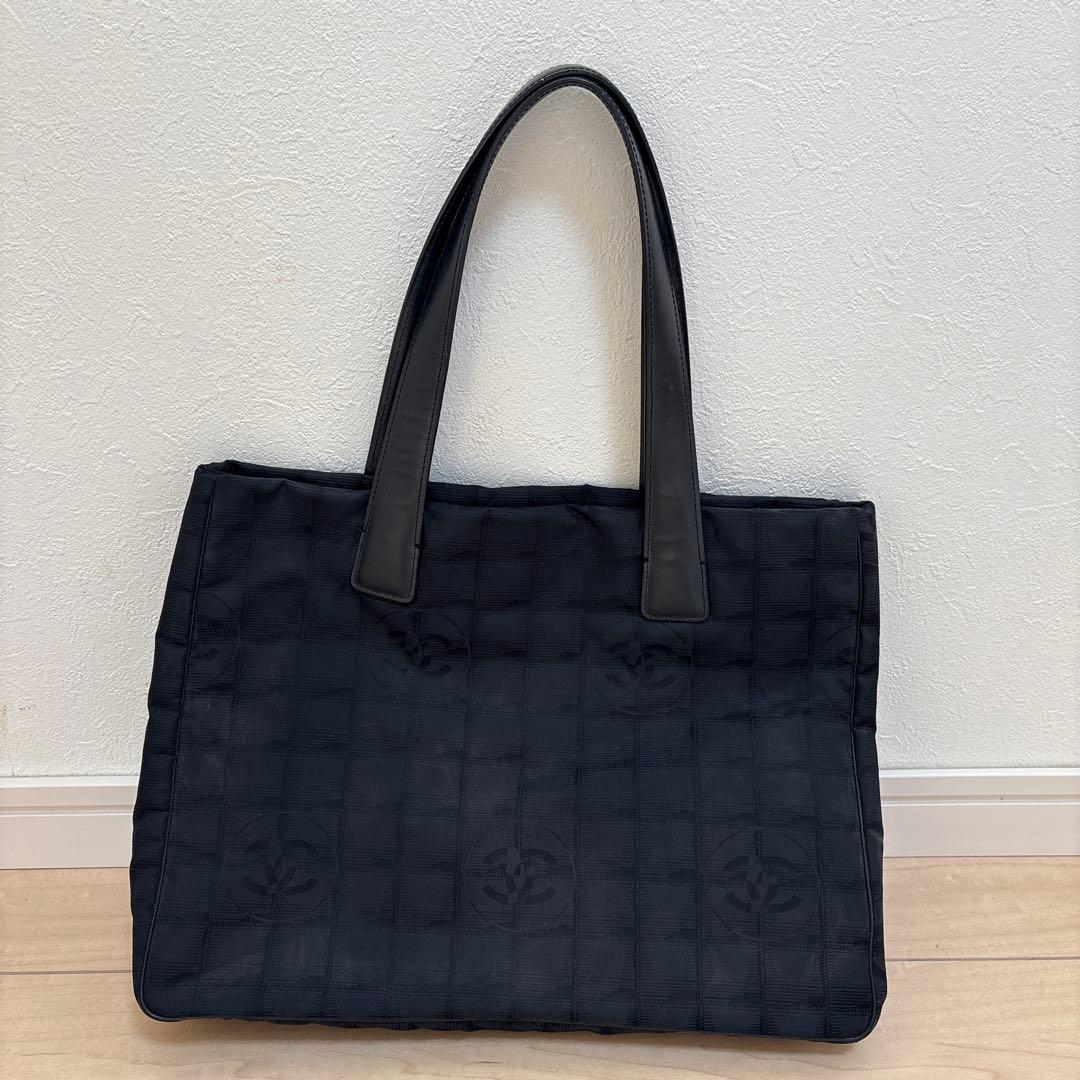 CHANEL ニュートラベルラインMM ブラック ナイロン トートバッグ