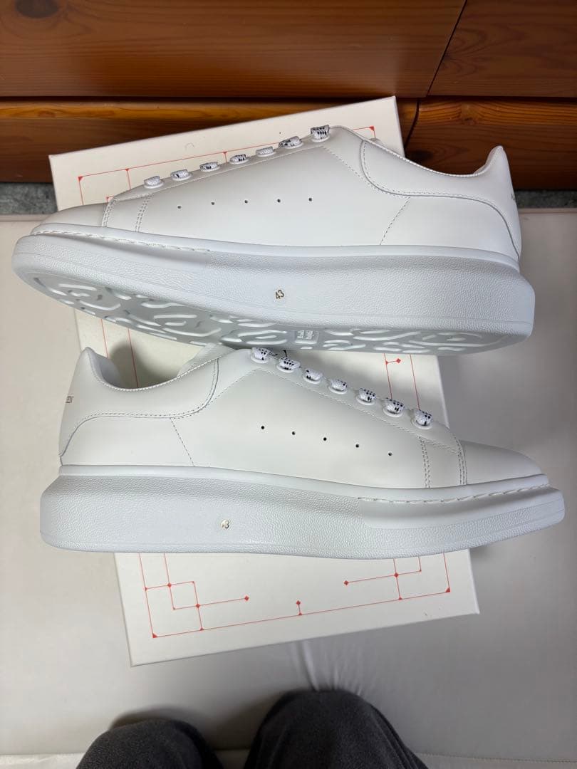 三*本様 アレキサンダーマックイーン レザースニーカー　ホワイト　43 新品未使