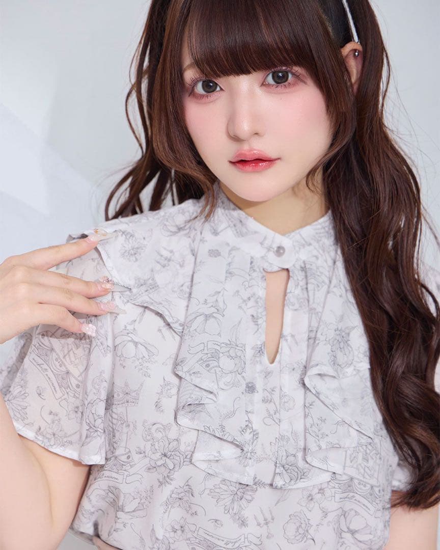 新品未使用　ミシェルマカロン　ロイヤルフルールケープブラウス　フリーサイズ